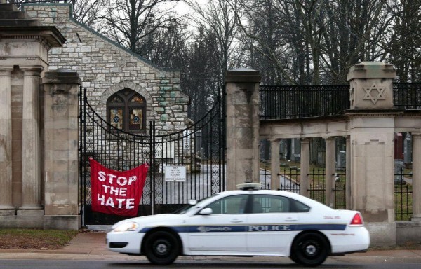 El cementerio judío de Chesed Shel Emeth en Missouri también fue vandalizado.