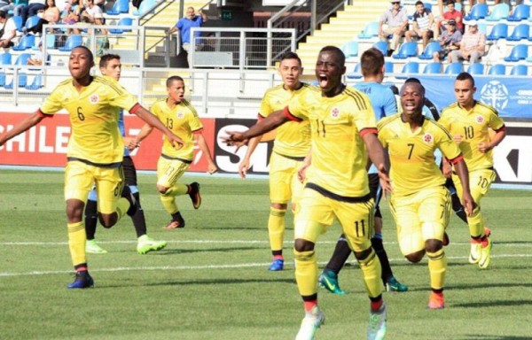 Los colombianos celebran uno de los goles.