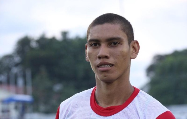 Obreros se pagan su propio equipo