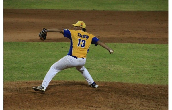 Javier García fue el lanzador ganador en labor de relevo.