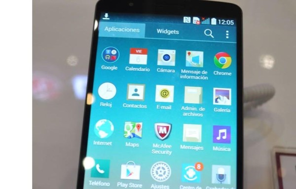 Puedes tener dos pantallas abiertas.