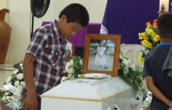 La pequeña no resistió los balazos que sufrió, falleció en el hospital minutos después de haber ingresado