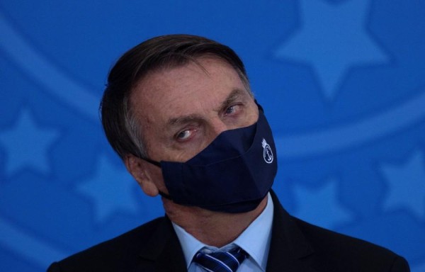 Gobierno brasileño se desmorona, pierden a dos ministros en un día