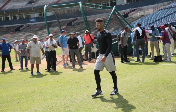 Gurriel Jr. primero corrió las 60 yardas.