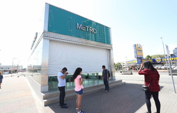 Usuarios de la línea 1 y 2 del Metro de Panamá no pudieron abordar los trenes.