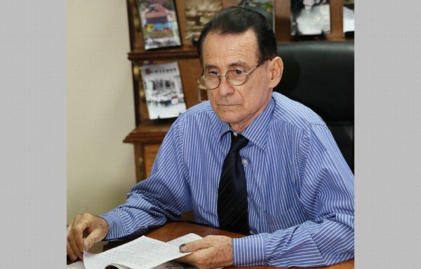 Rommel Escarreola Palacios.