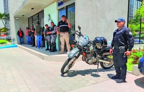 Detención provisional a conductor de auto por robo a Banesco