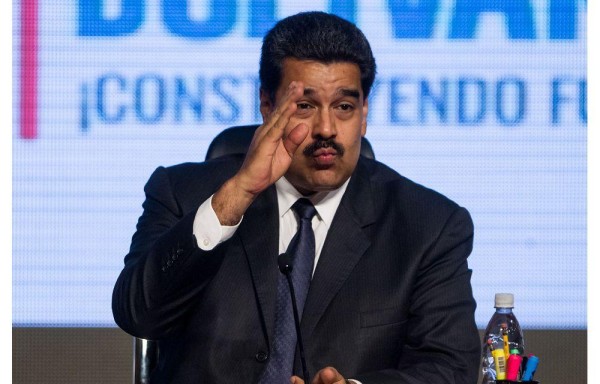 El presidente Maduro reconoció que Abastos bicentenario y atribuye la crisis a una ‘guerra económica' Nicolás Maduro PRESIDENTE DE VENEZUELA