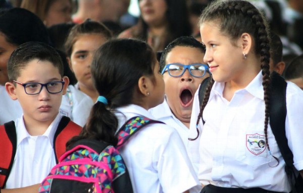 Niños en la Escuela Ricardo Miró.