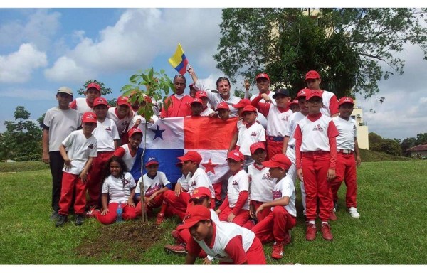 En Panamá se ha realizado siembra de árboles en diferentes puntos.