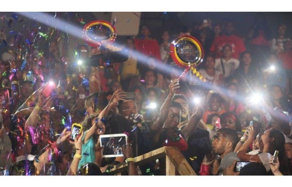 Miles asistieron a la final.