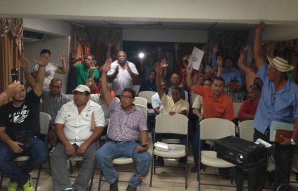 La reunión se efectuó en Santiago de Veraguas.