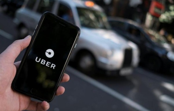 Panamá vuelve a prorrogar decreto que permite pago en efectivo a Uber
