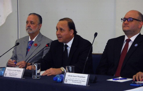 El magistrado Heriberto Araúz deja su cargo la próxima semana, será reemplazado por Luis Guerra.