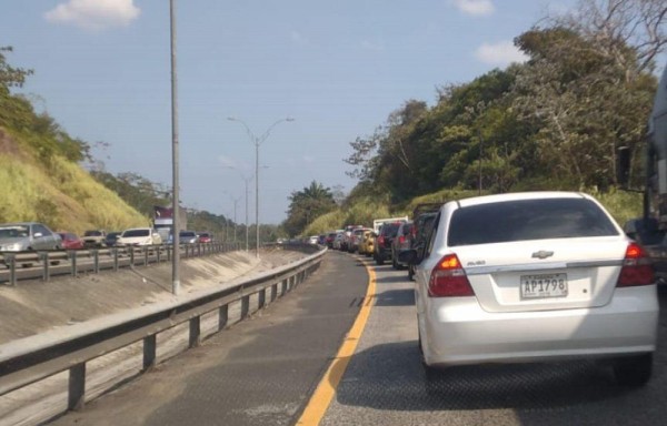 Muchos panameños llegaron tarde al trabajo.
