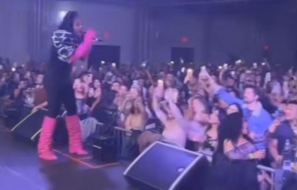 Demphra está pegada