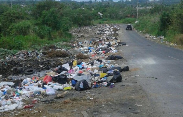 Vía Panamericana, en dirección a Pacora.