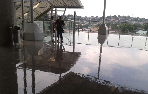 Estación del metro inundada