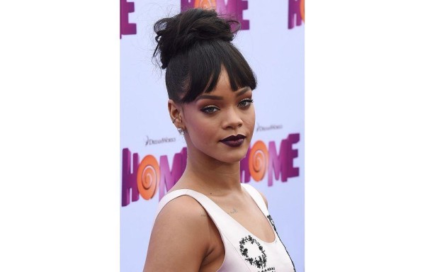 La cantante Rihanna registra 20 millones de suscriptores en YouTube