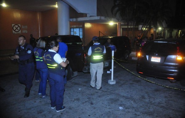 Joven recibió ayuda de la Policía Nacional.