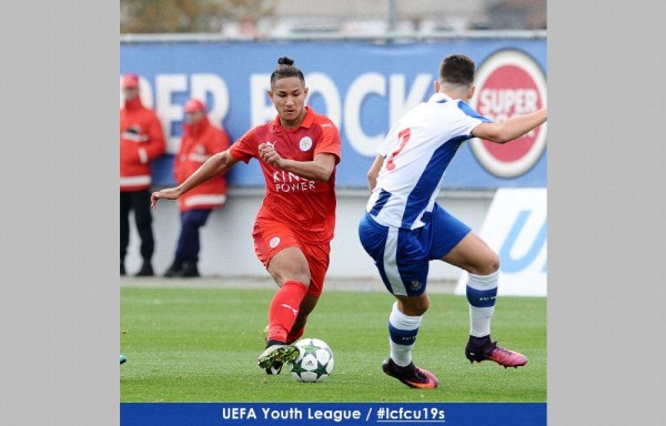 Ya fue capitán de la selección absoluta de Brunei, donde disputó nueve partidos y convirtió un gol.