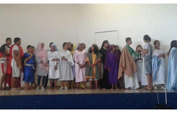 Estudiantes de distintos niveles del Centro Educativo Stella Sierra, ubicado en Arraiján, representarán la pasión de cristo para dar un mensaje de amor y reflexión para el mundo.