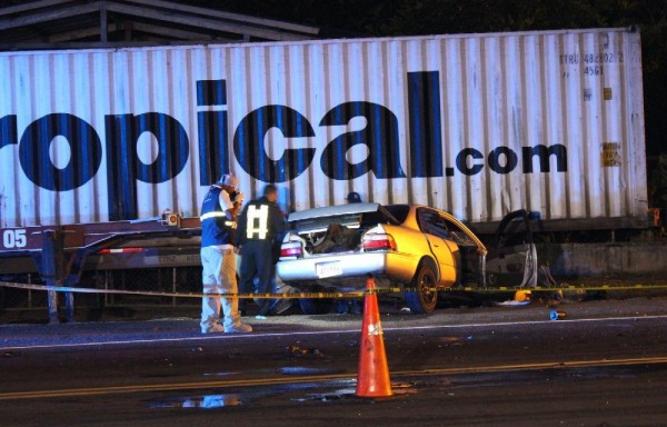 Roberto Arrieta falleció dentro su auto, que quedó incrustado entre un chasis y un contenedor.