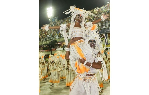 Carnaval en sambódromo.