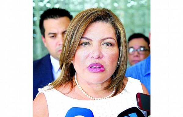 Exministra Alma Cortés.