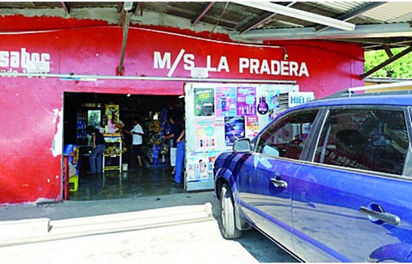 Abarroterías son administradas por chinos.