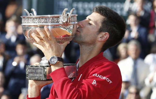 El serbio se corona en el Roland Garros por primera vez en su carrera.