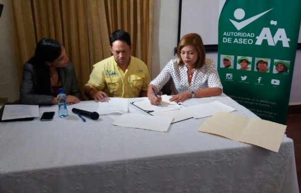 El acuerdo se firmó en la Gobernación de Coclé.