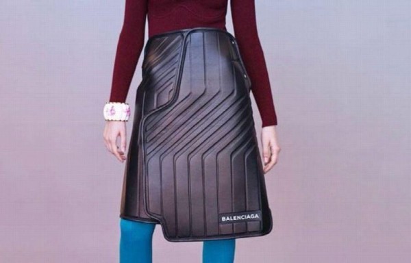 Falda de 2 mil palos parece alfombra de carro