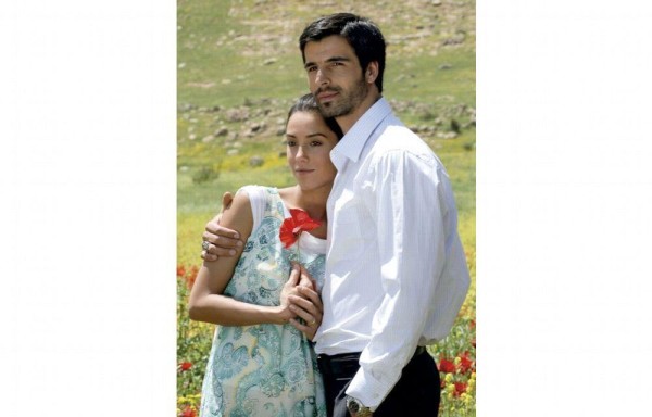 ¡Latinos mentirosos! Actriz turca no murió en el terremoto