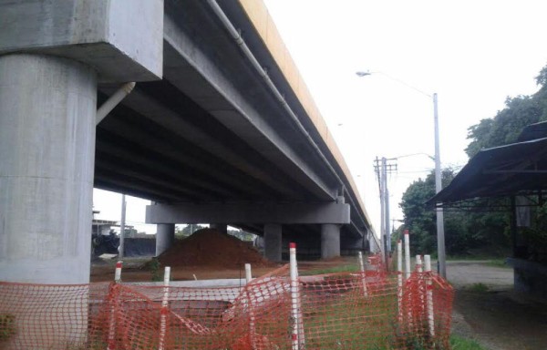 Los vehículos se ven obligados a transitar en otras zonas de la ciudad davideña.