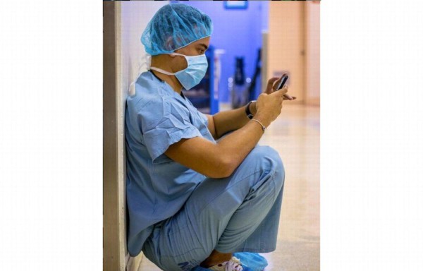 ¡La pasó difícil con su bebé!