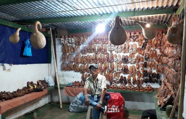 Como pan caliente venden cutarras.