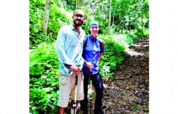 ‘Por el tema que este es un Parque Nacional donde hay serpientes, no recomendamos traer niños tan pequeños al Cerro de la Cruz'. VISITANTES