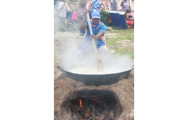 Llegó el Toro Guapo de Antón