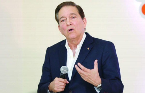 El candidato de la bandera PRD y Molirena.