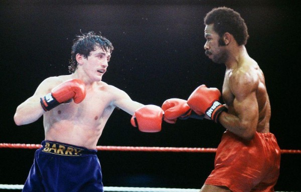 El irlandés Barry McGuigan acabó con el reinado del panameño Eusebio ‘El Alacrán' Pedroza.