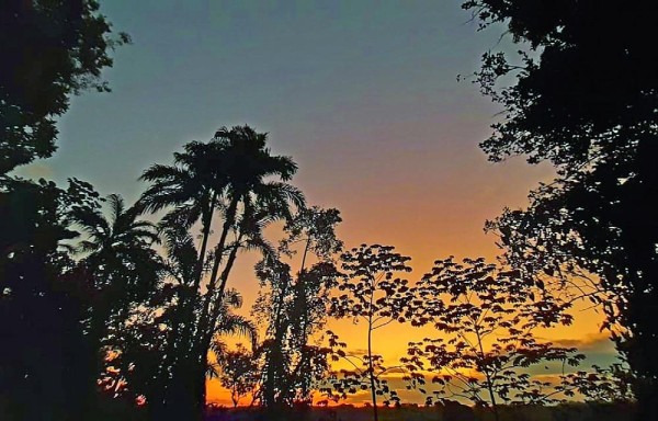 Atardecer en Chiriquí en época lluviosa el clima va de templado y caloroso en la ciudad y frío en Tierras Altas.