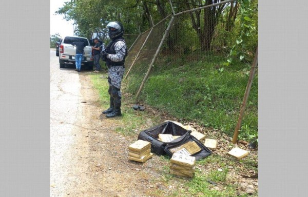 En Hato Montaña y en la autopista hallaron droga.