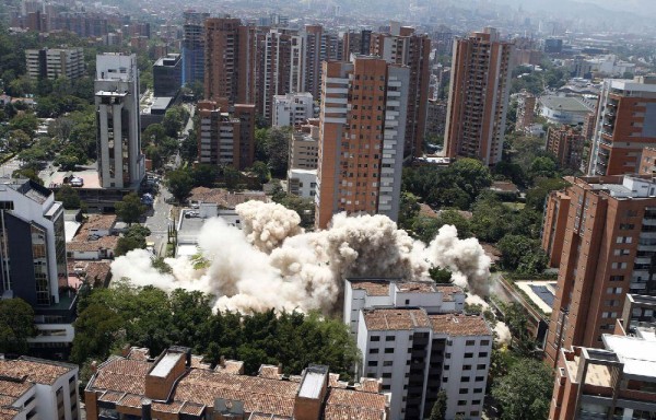 Tumban el edificio de Pablo Escobar