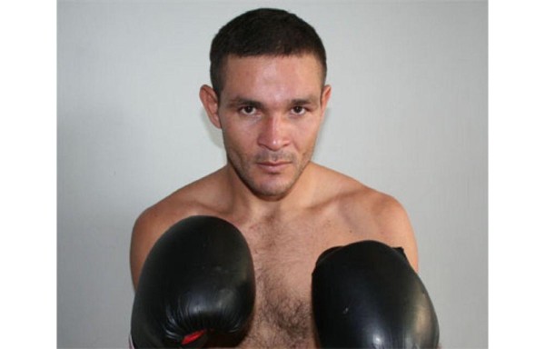 WILLIAM | GONZÁLEZ | VERAGUAS | El veragüense tampoco pudo coronarse campeón de las 140 libras en 2009.