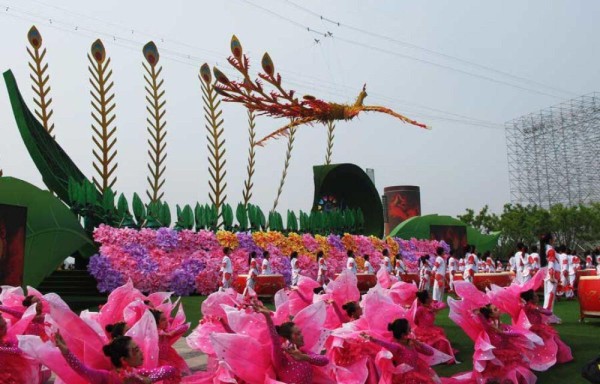 El ave Fénix, una de las esculturas florales que más aplausos robó del público