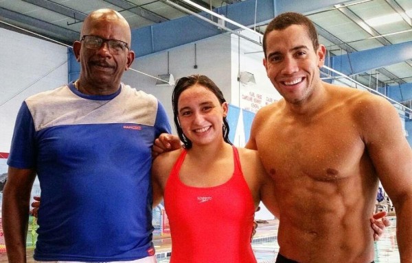 María Far, junto a Crespo y su entrenador, Díaz.