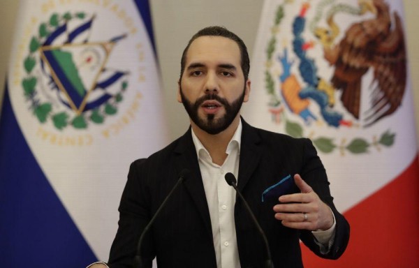 En enero de 2024 debe dejar la presidencia.