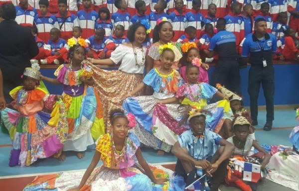 A los niños se les enseña cultura.