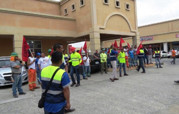 No se registraron incidentes en la protesta que escenificó el gremio obrero.